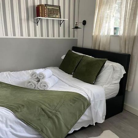 One Bedroom Putney Village Flat Londýn Exteriér fotografie