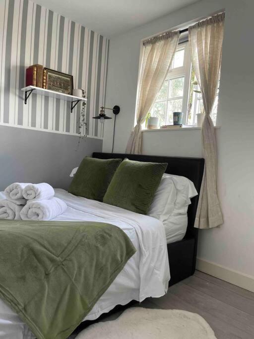 One Bedroom Putney Village Flat Londýn Exteriér fotografie